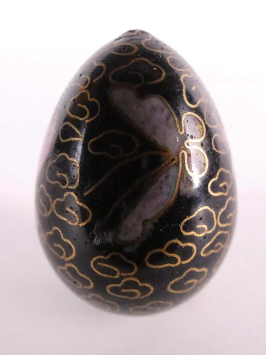 Set van diverse kleine kleurrijke cloisonné decoraties