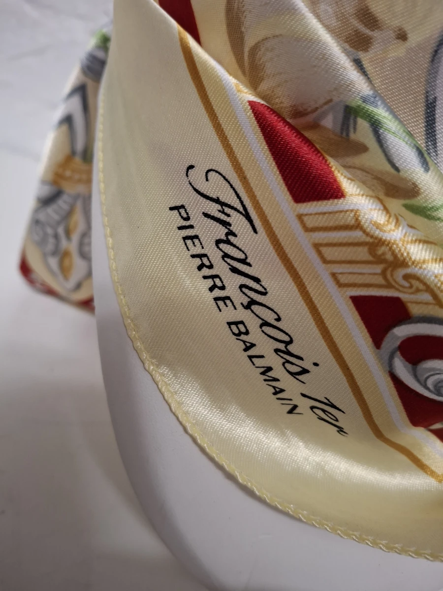 Sjaal Pierre Balmain