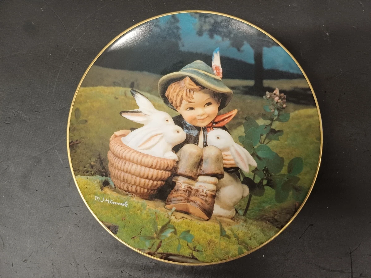 Set van 12 Hummel collectors borden