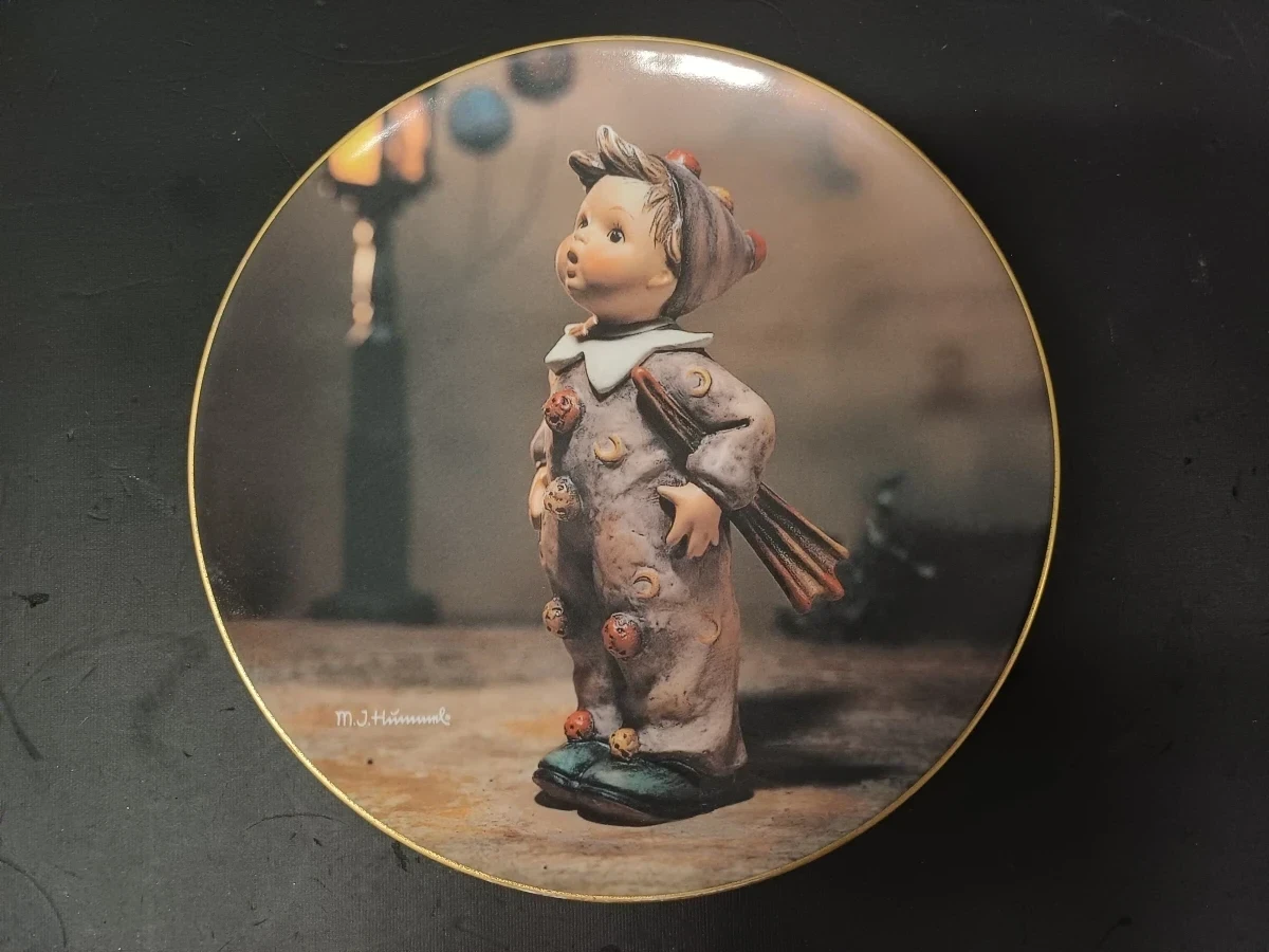 Set van 12 Hummel collectors borden