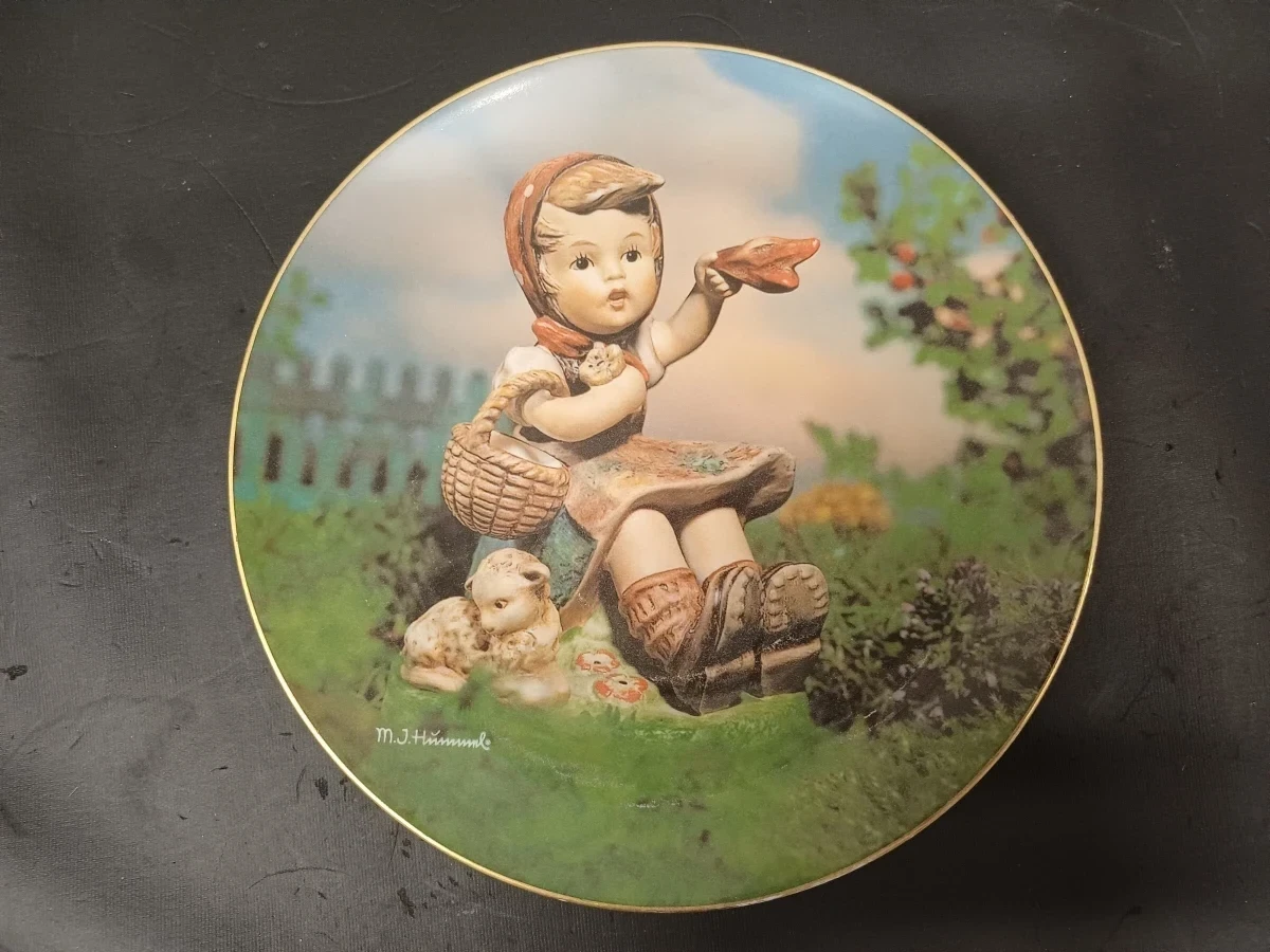 Set van 12 Hummel collectors borden