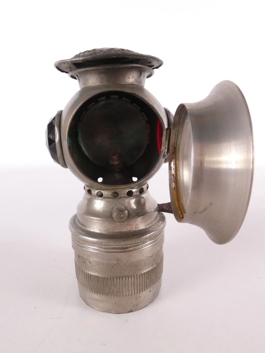 2 vintage olielantaarns en 1 karbidlamp