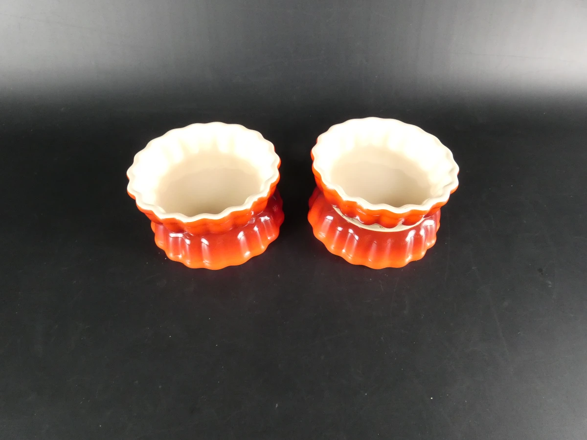 Le Creuset theepot met schaaltjes en peper- en zoutmolens
