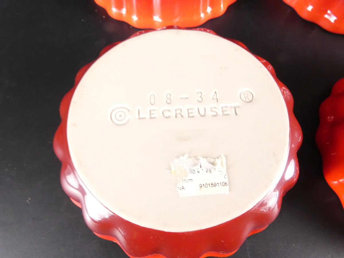 Le Creuset theepot met schaaltjes en peper- en zoutmolens