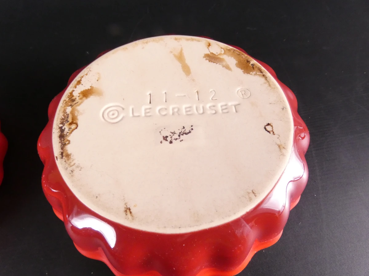 Le Creuset theepot met schaaltjes en peper- en zoutmolens