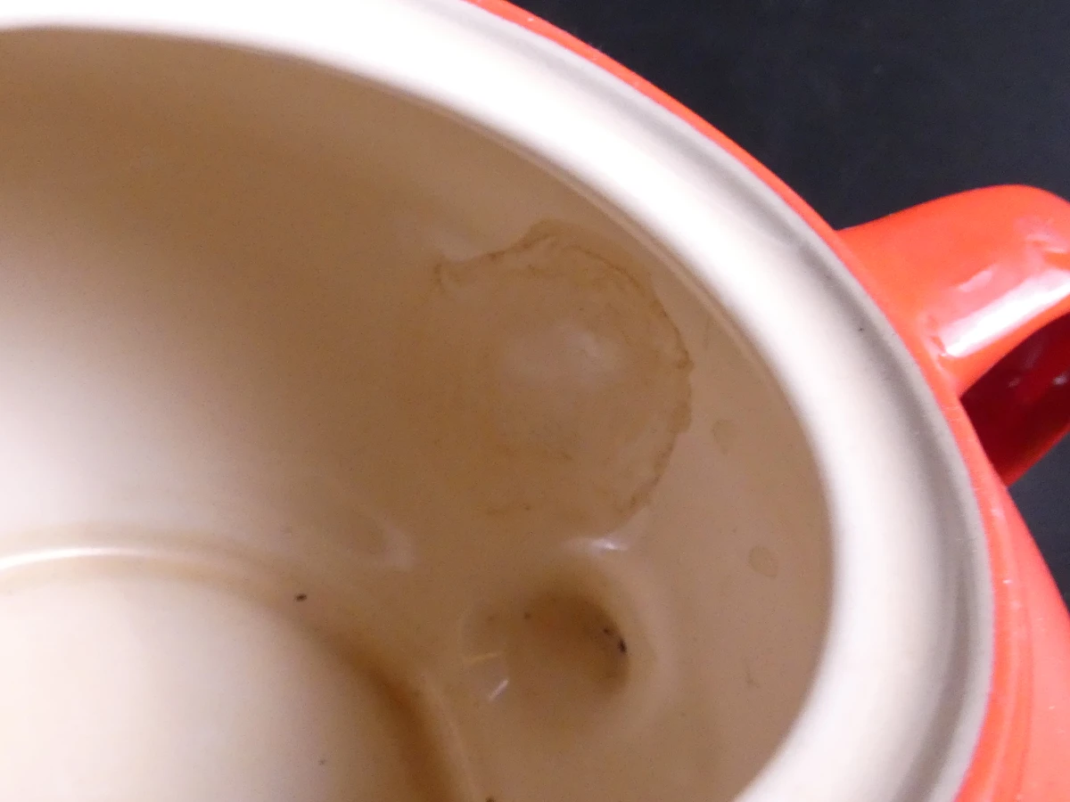 Le Creuset theepot met schaaltjes en peper- en zoutmolens