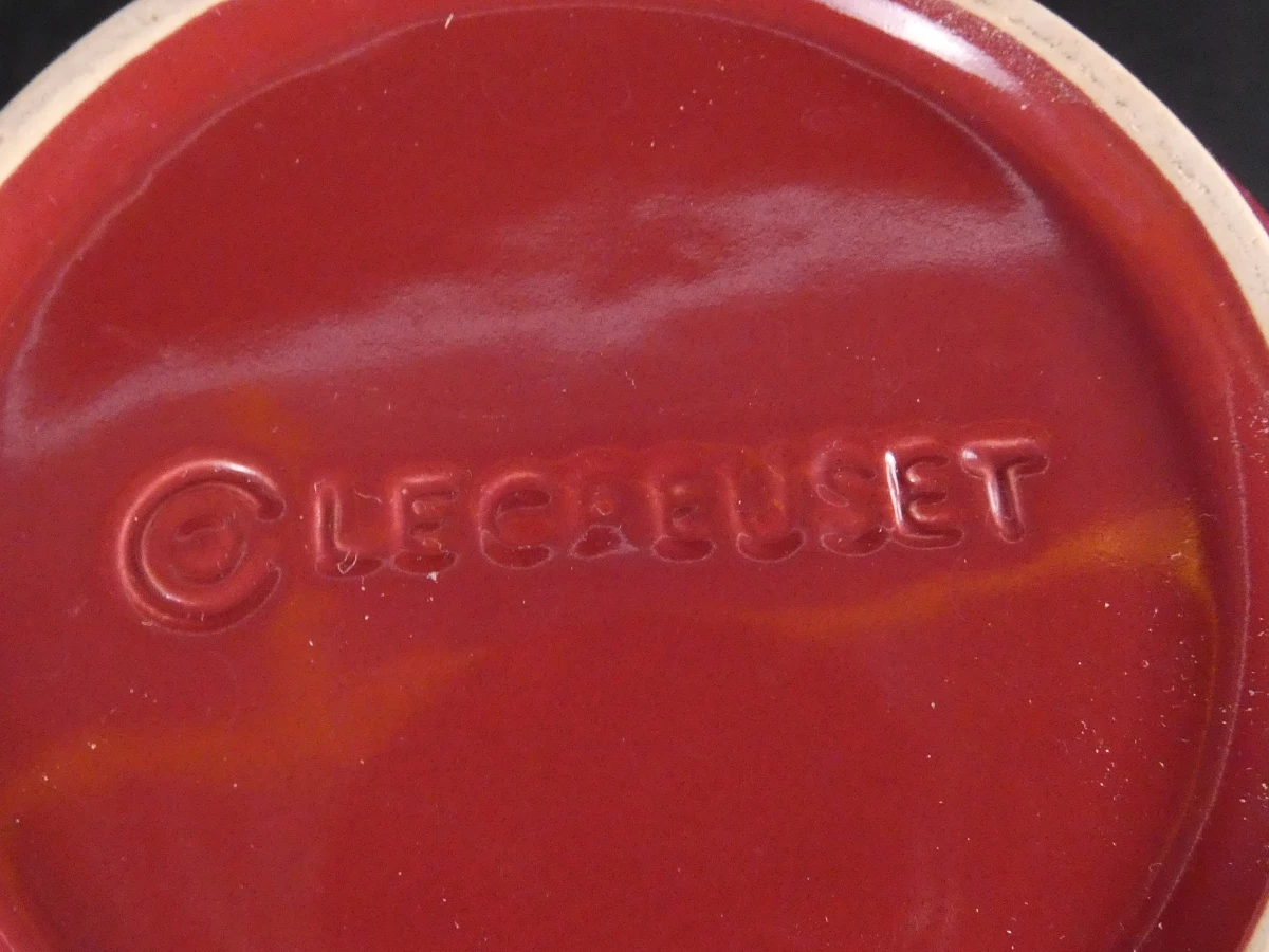 Le Creuset theepot met schaaltjes en peper- en zoutmolens