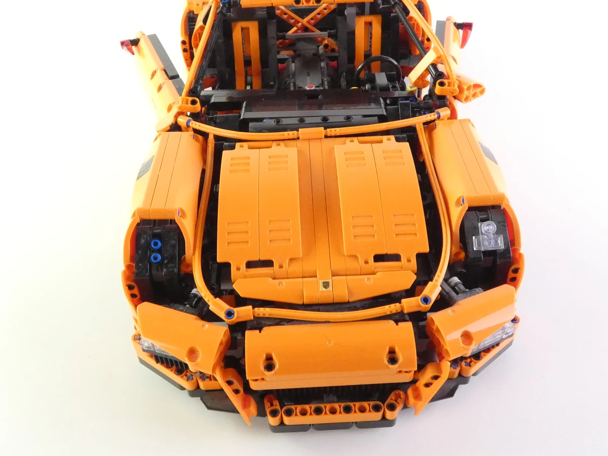 Technisch LEGO model van de sportwagen GT3RS