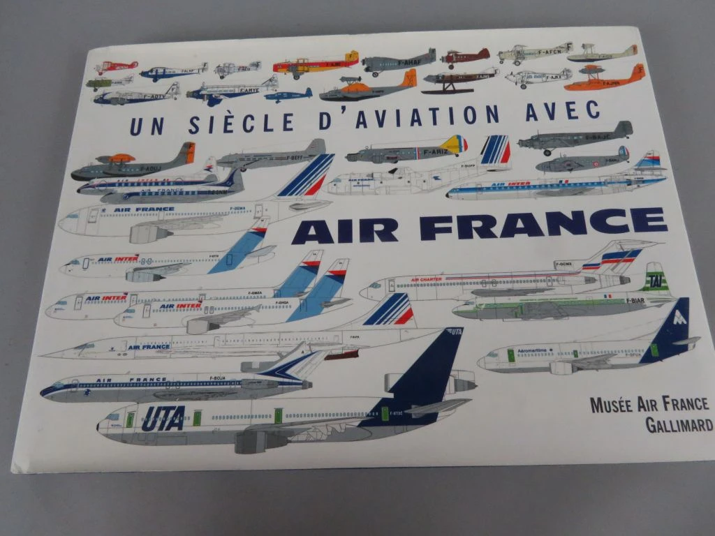 Set van 8 boeken over Air France en luchtvaartgeschiedenis