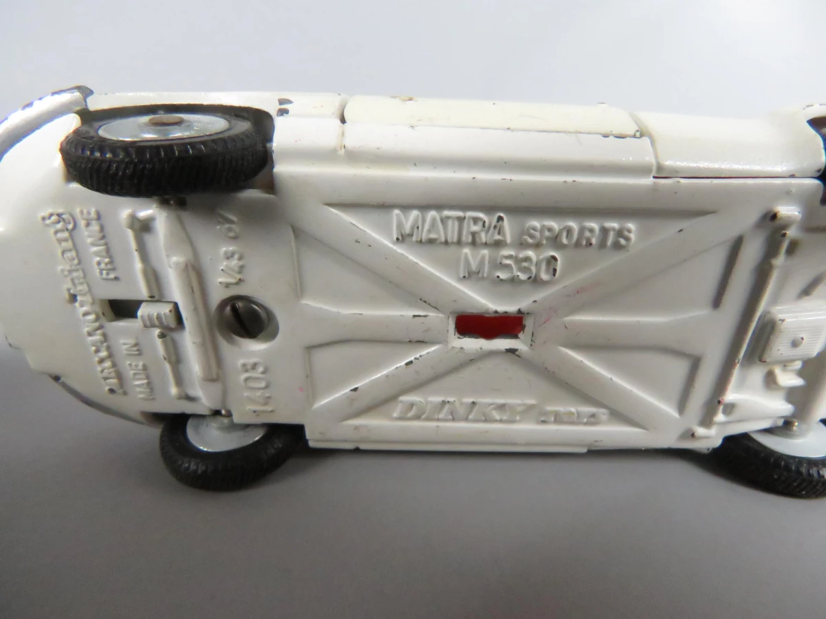 3 Dinky toy wagens