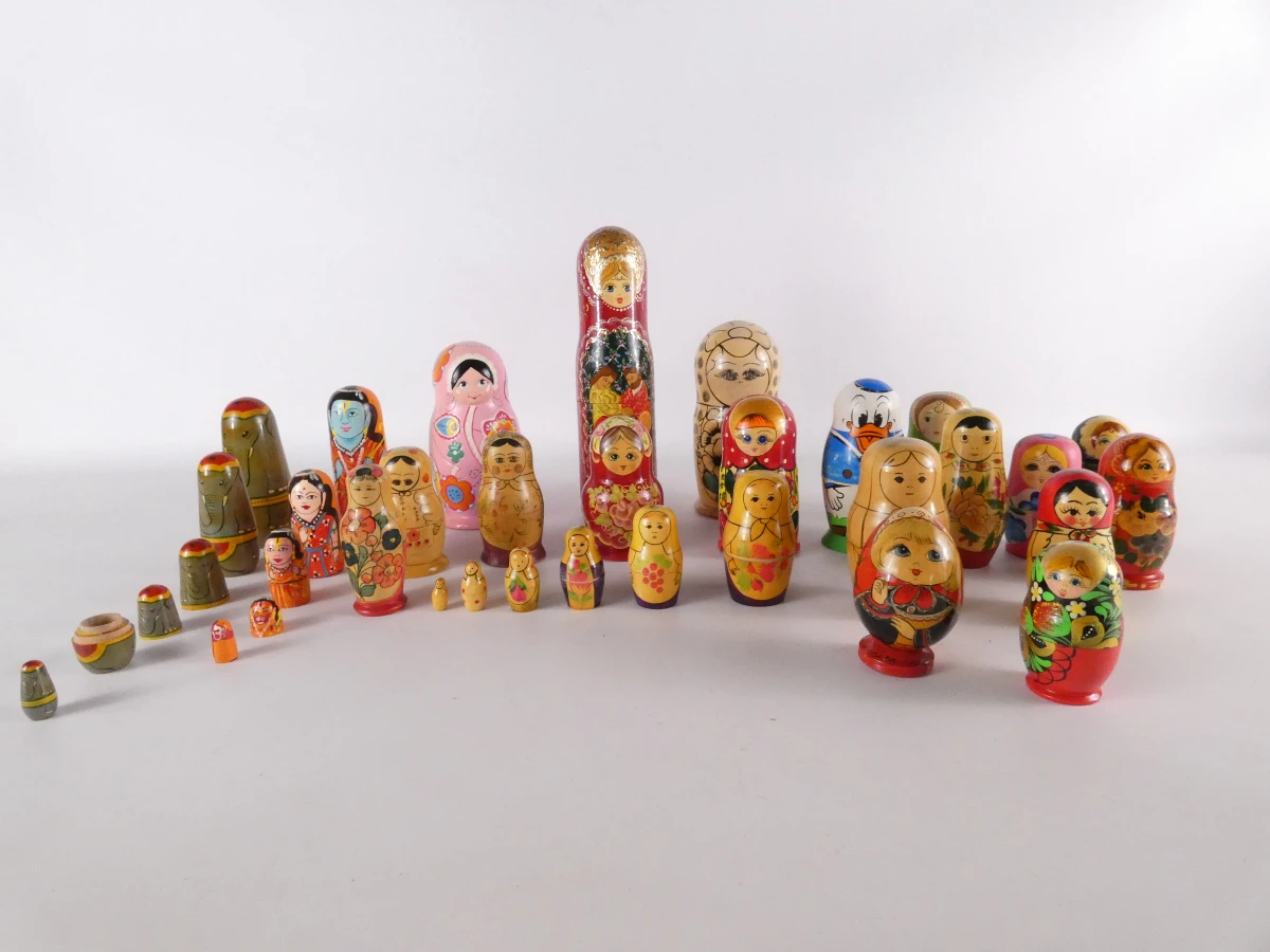 Set van 21 matroesjka poppen