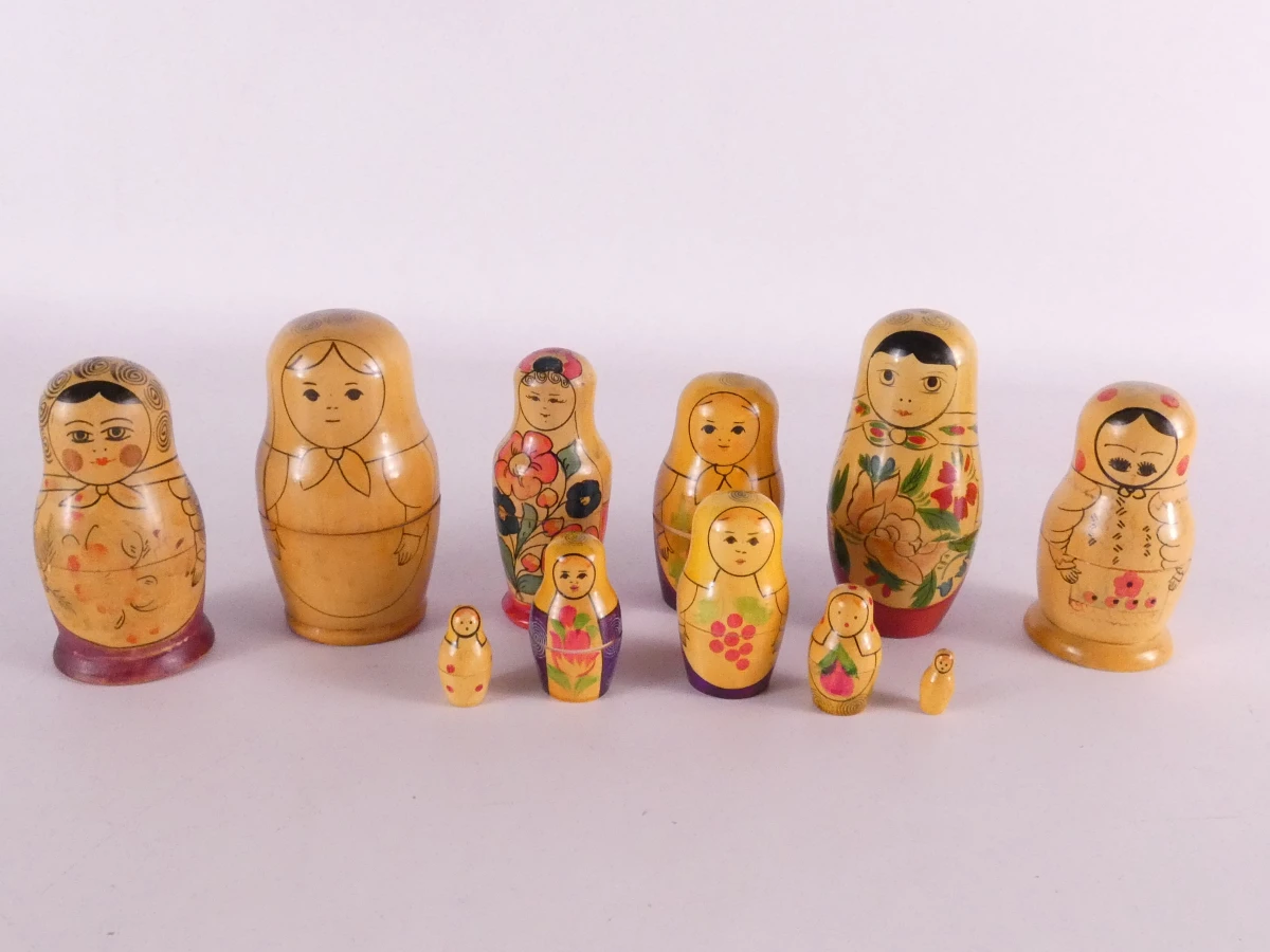 Set van 21 matroesjka poppen