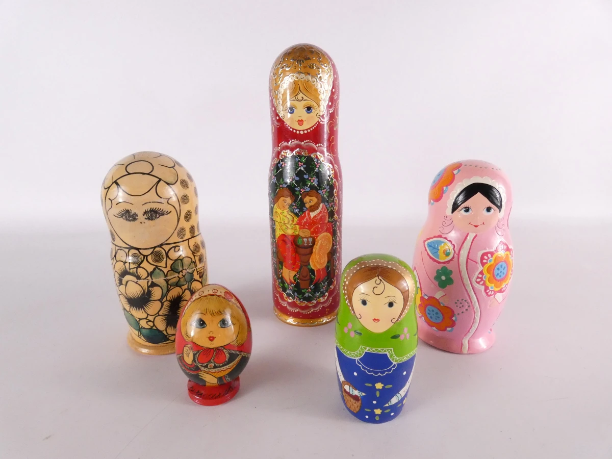 Set van 21 matroesjka poppen