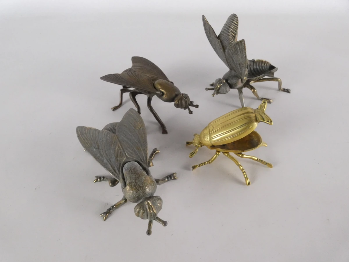 Set van 4 metalen asbakken/lucifersdoosjes
