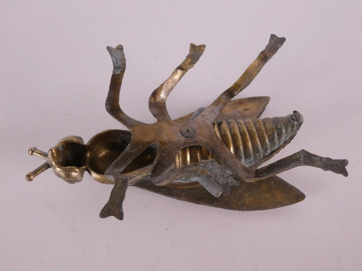Set van 4 metalen asbakken/lucifersdoosjes