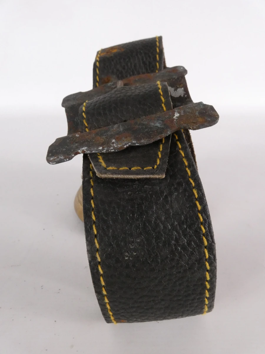 Set van 6 vintage metalen bellen, waaronder koeienkop en handbel