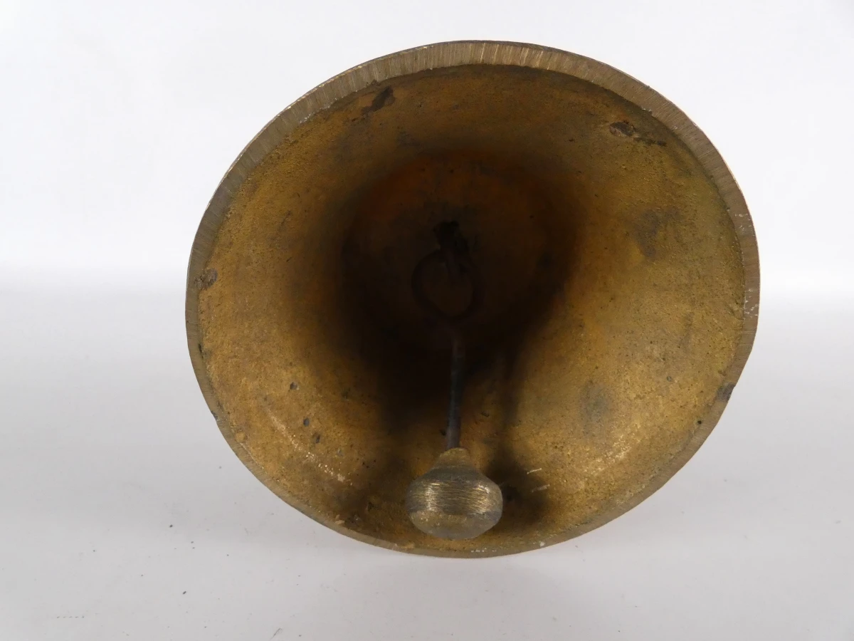 Set van 6 vintage metalen bellen, waaronder koeienkop en handbel
