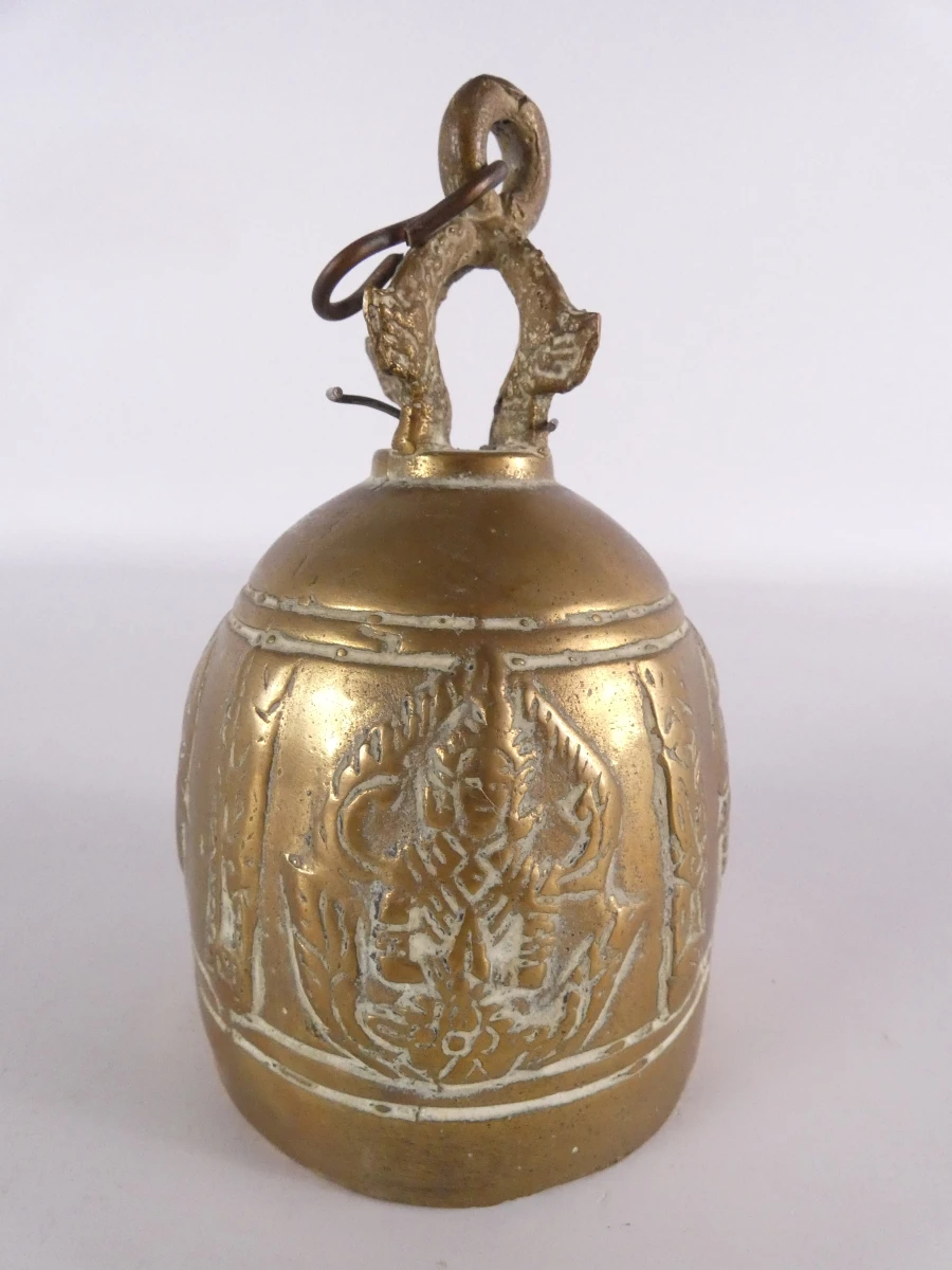 Set van 6 vintage metalen bellen, waaronder koeienkop en handbel