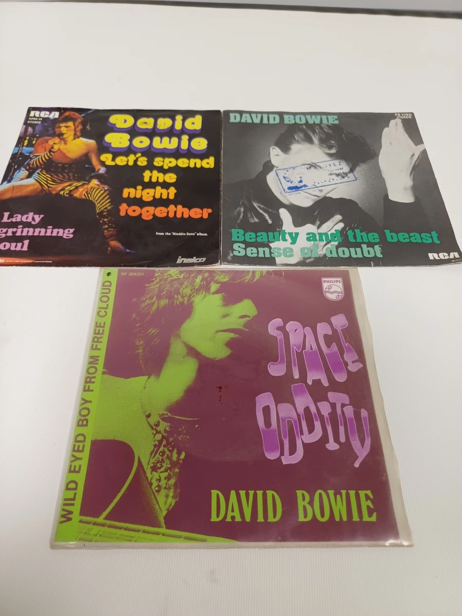 3 David Bowie 7" singles