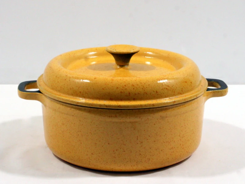 Invicta Vintage Gietijzeren Cocotte, Frankrijk ca. 1970–1985
