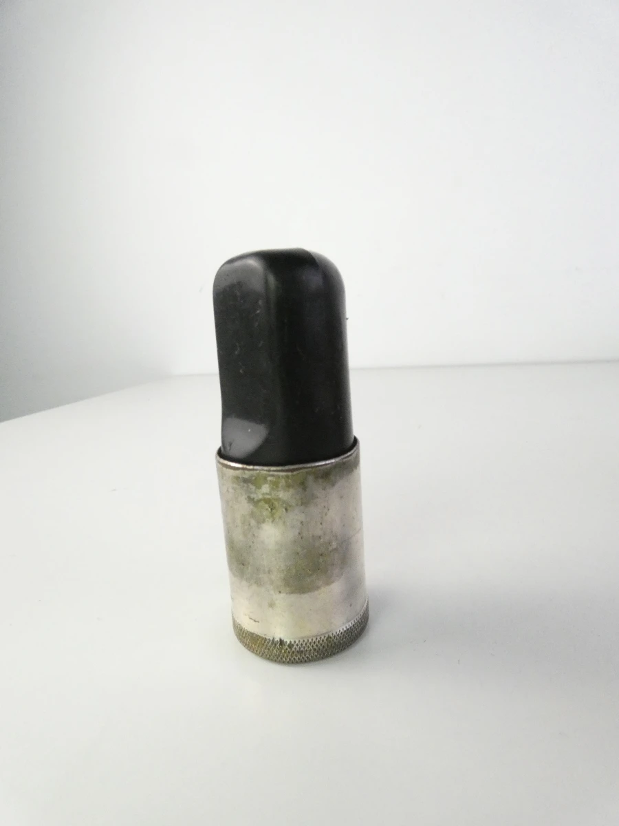 Vintage tenor saxofoon met accessoires en koffer