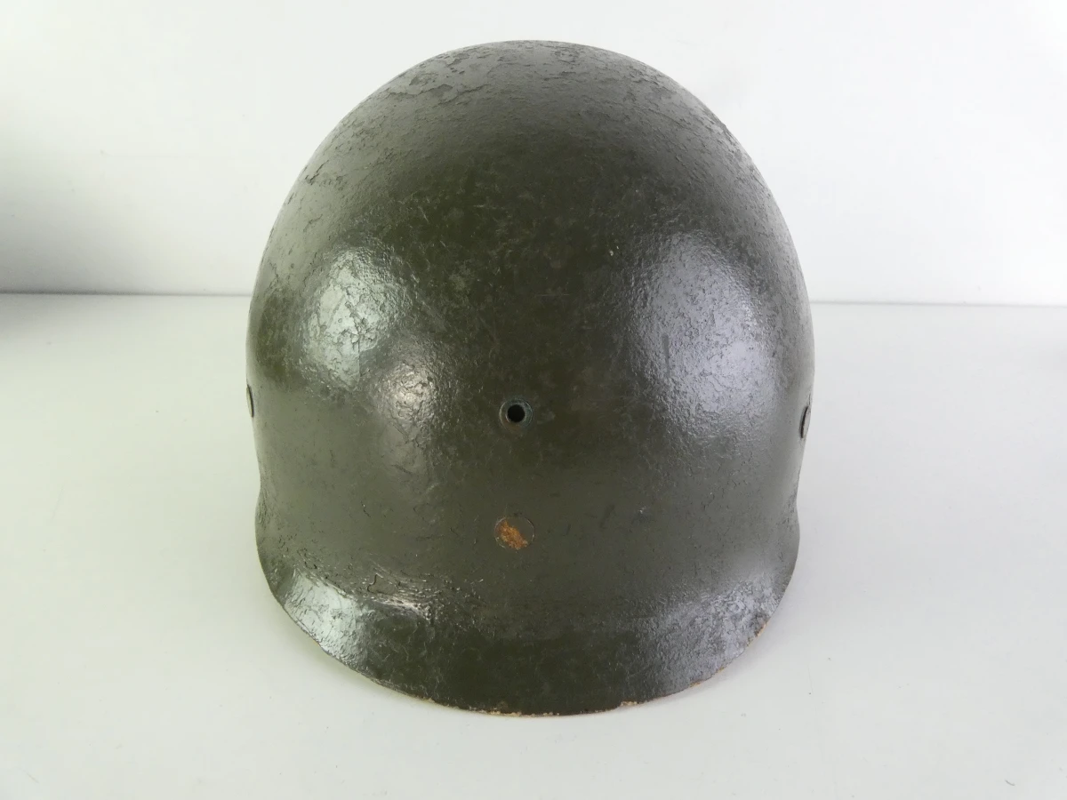Set van 2 militaire helmen met binnenvoering