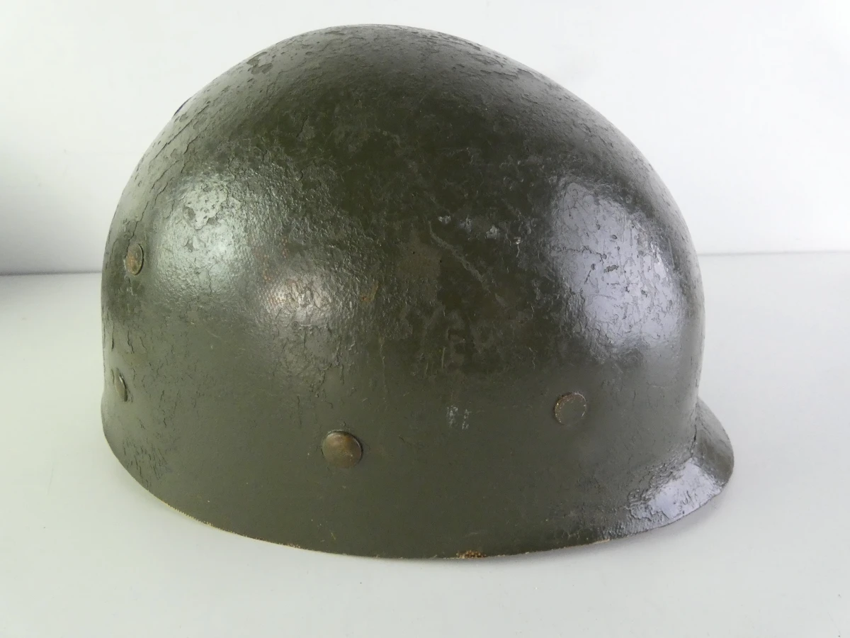 Set van 2 militaire helmen met binnenvoering