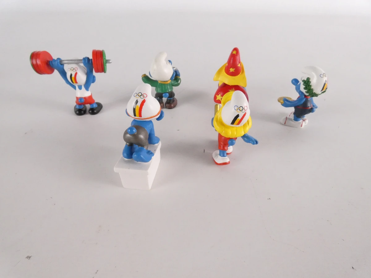 Lot van 28 Smurfenfiguren – Schleich & Peyo