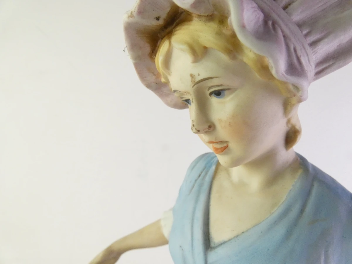 Beeldje vrouw met kinderen