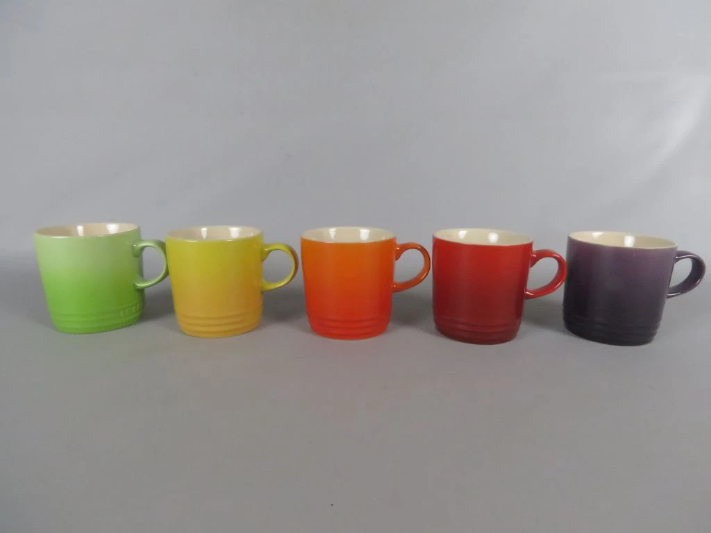 Set van 5 kleurrijke Le Creuset keramische mokken