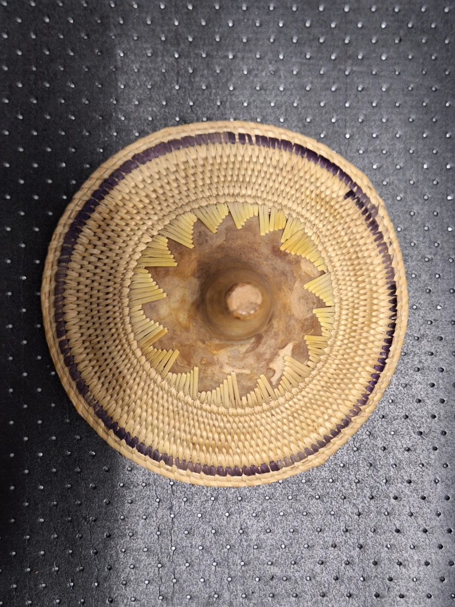 Traditionele Ethiopische Qincee-melkcontainer met kaurischelpen - foto 9