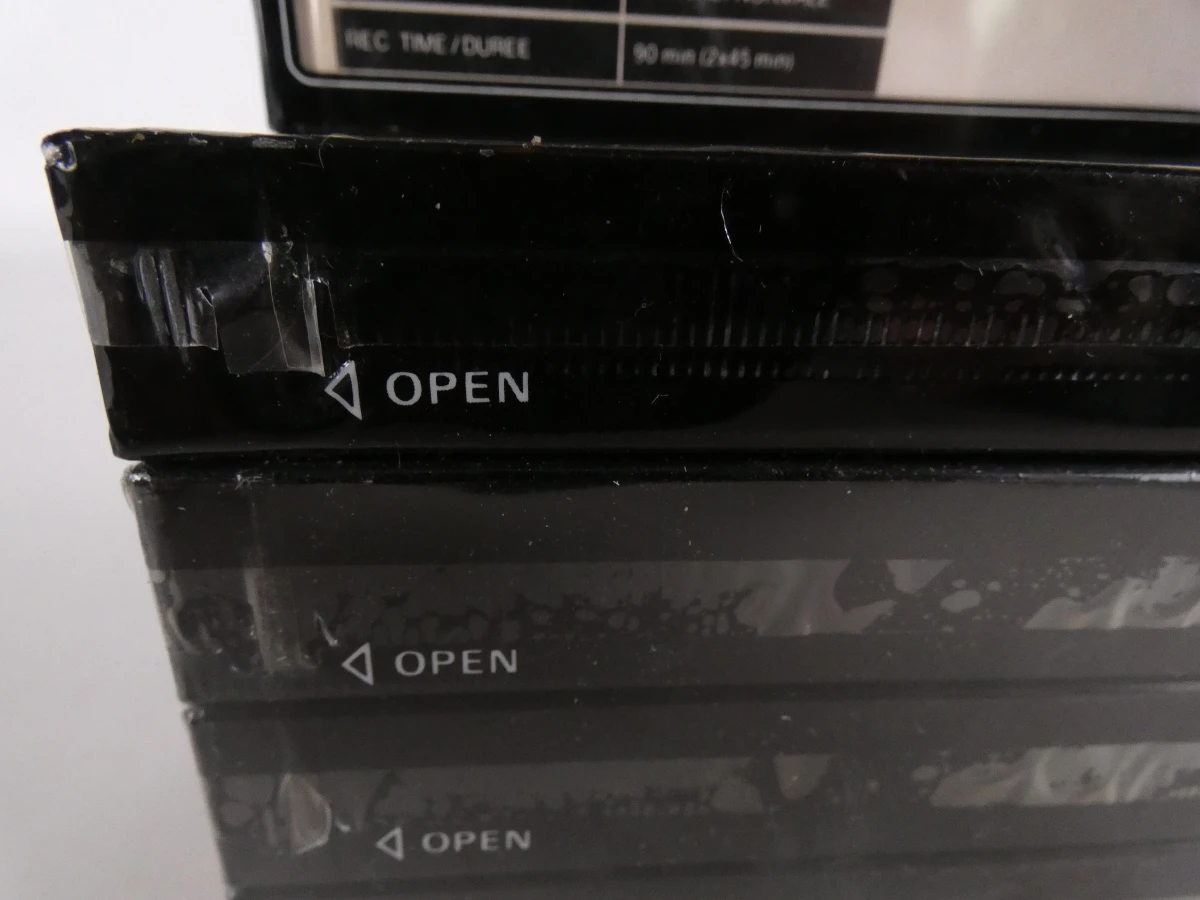 Set van 14 PDM FE90 audiocassettes