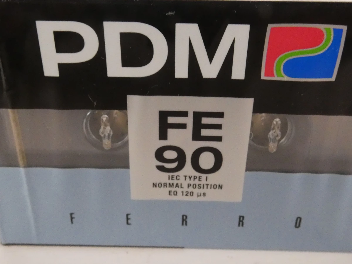 Set van 14 PDM FE90 audiocassettes