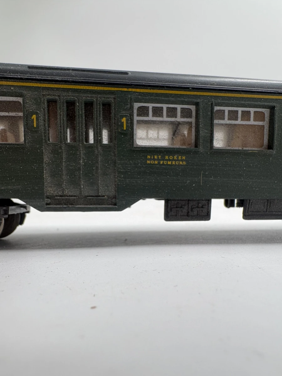 Set vintage HO modeltreinwagons en autotransportwagon