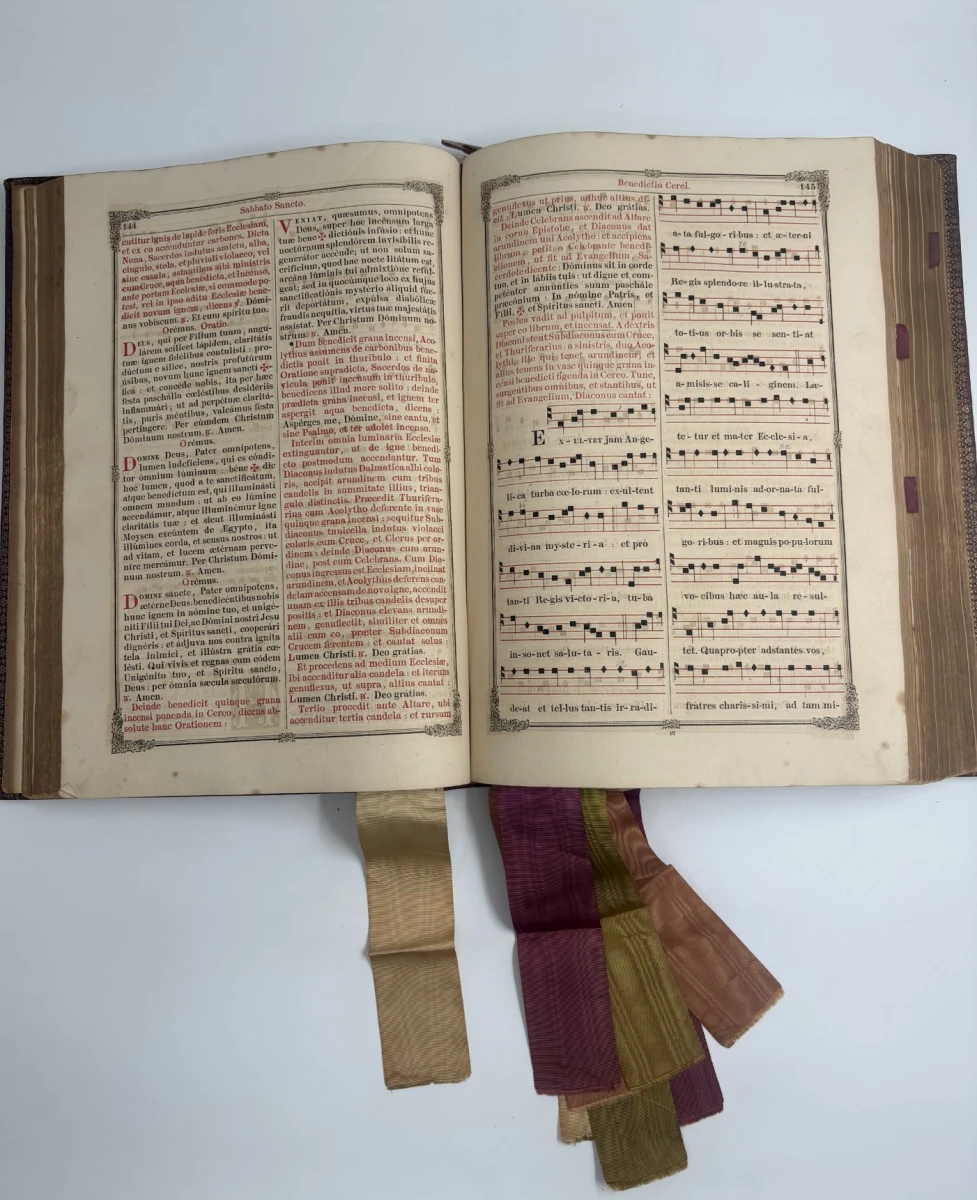 Antiek Missale Romanum gebedenboek