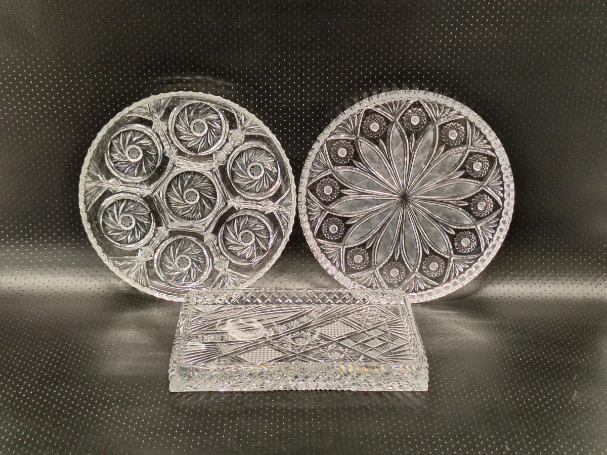 Set van drie vintage kristallen serveerschalen met geometrisch slijpwerk - foto 2