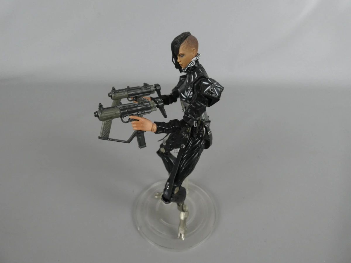 Play Arts Kai Deus Ex: Human Revolution – Yelena Fedorova