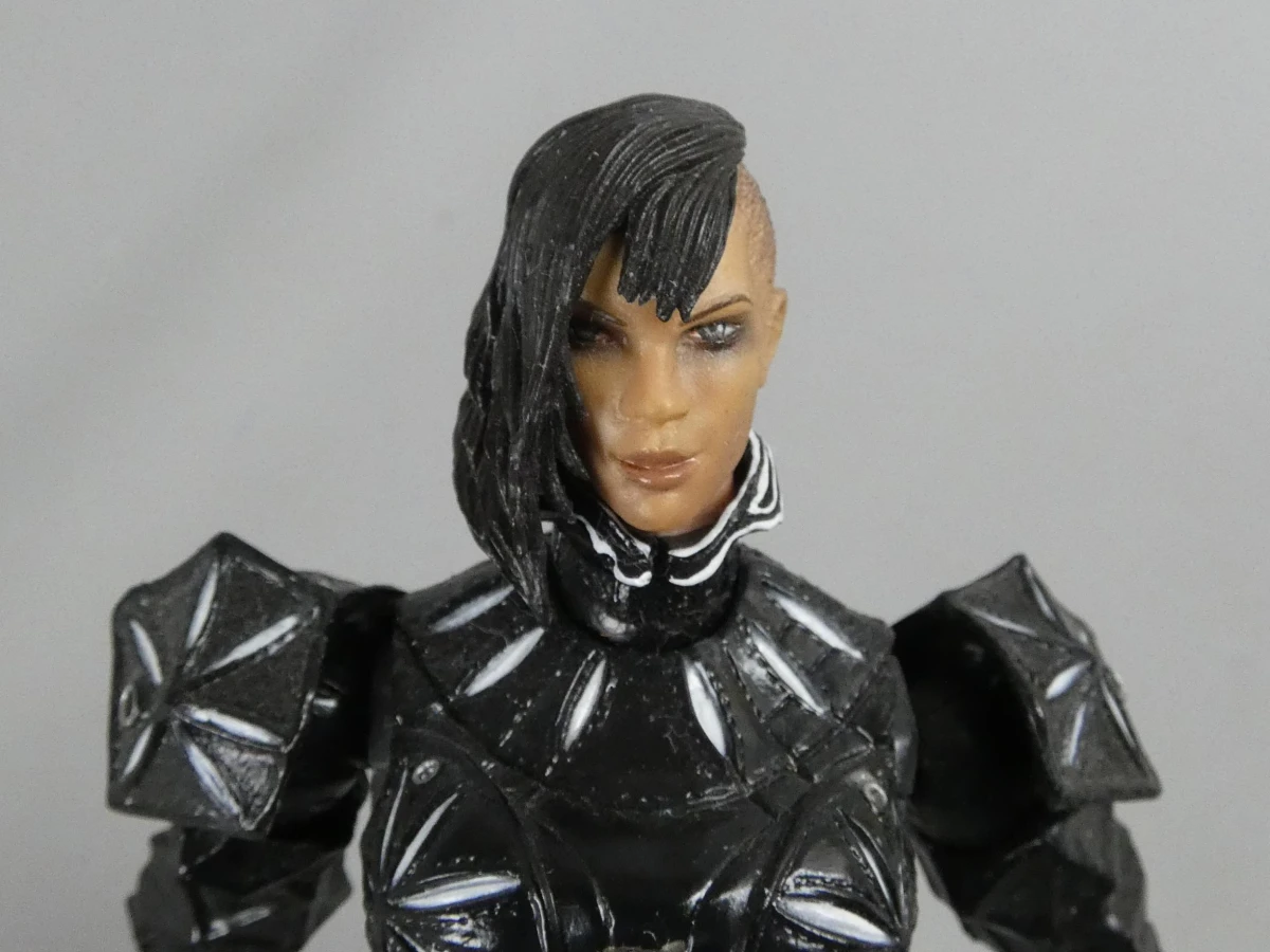 Play Arts Kai Deus Ex: Human Revolution – Yelena Fedorova