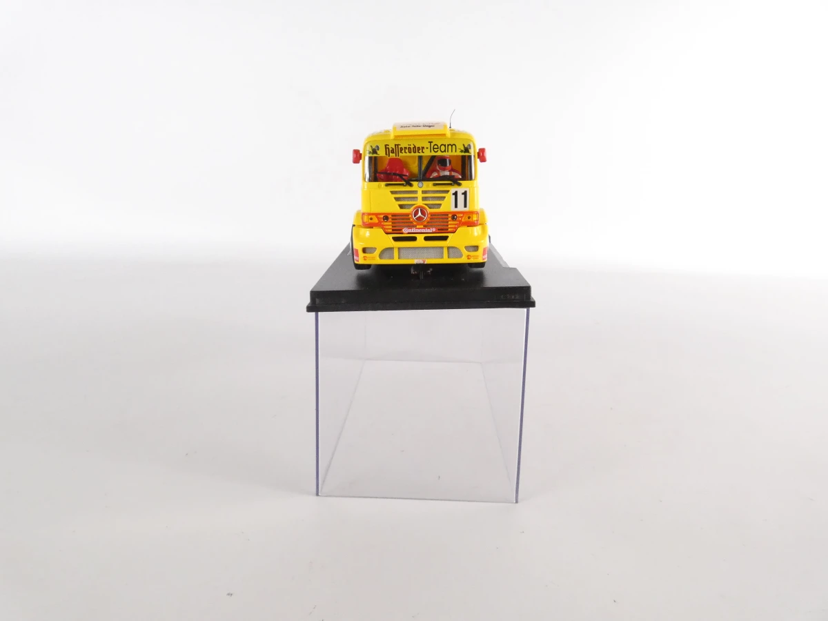 Set van 4 schaalmodellen vrachtwagens in displayboxen