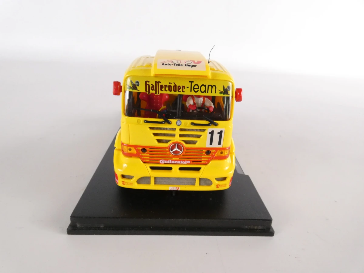 Set van 4 schaalmodellen vrachtwagens in displayboxen