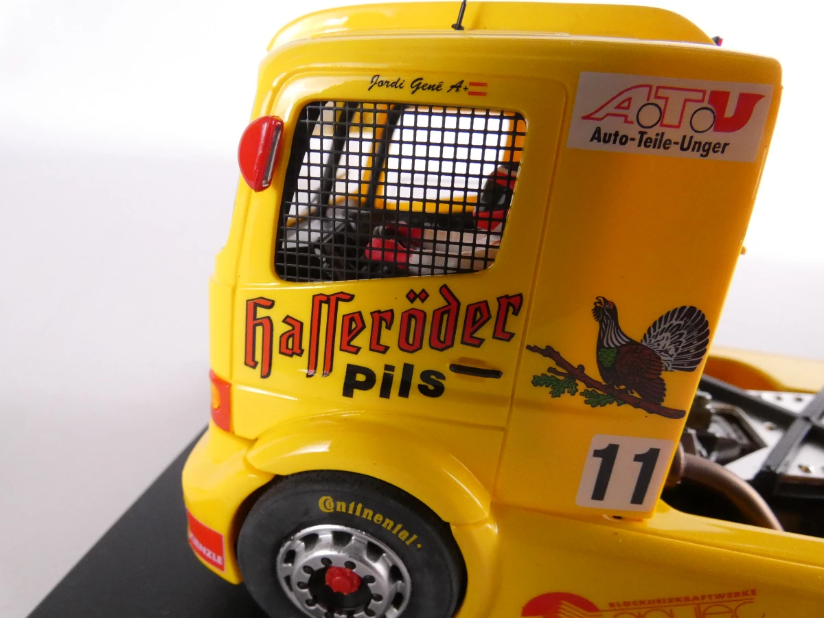 Set van 4 schaalmodellen vrachtwagens in displayboxen