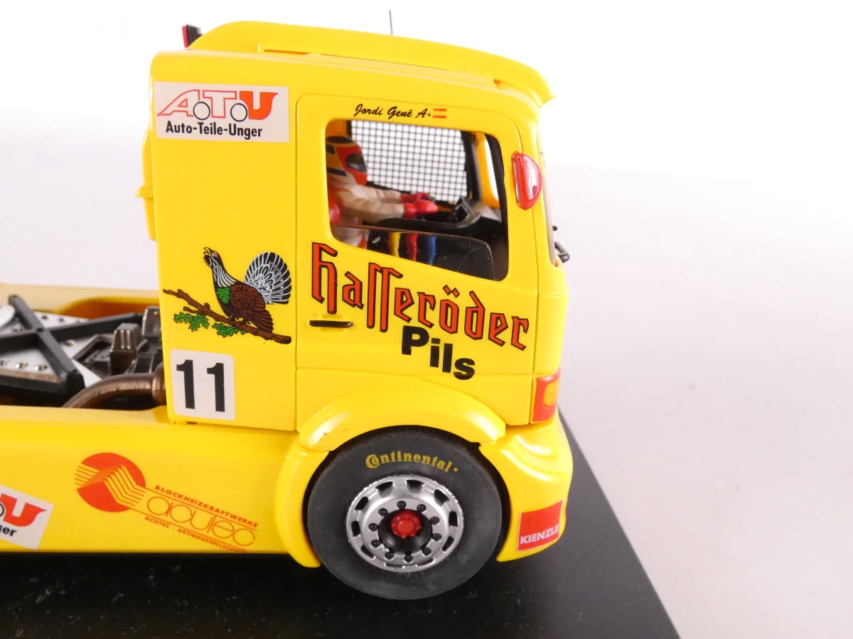 Set van 4 schaalmodellen vrachtwagens in displayboxen