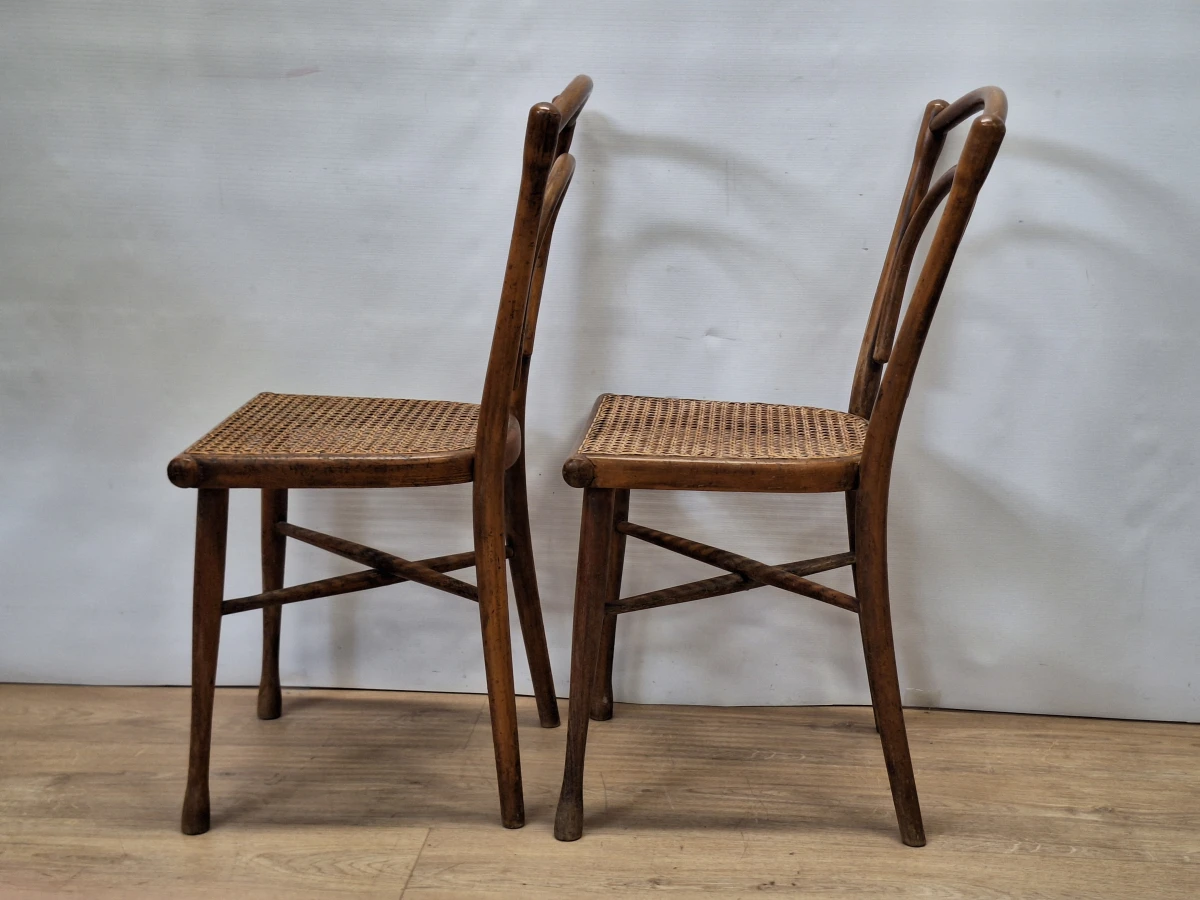 Set van twee antieke Thonet nr. 114 stoelen met rotan zitting - foto 13