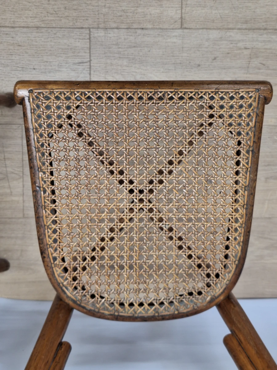 Set van twee antieke Thonet nr. 114 stoelen met rotan zitting - foto 12