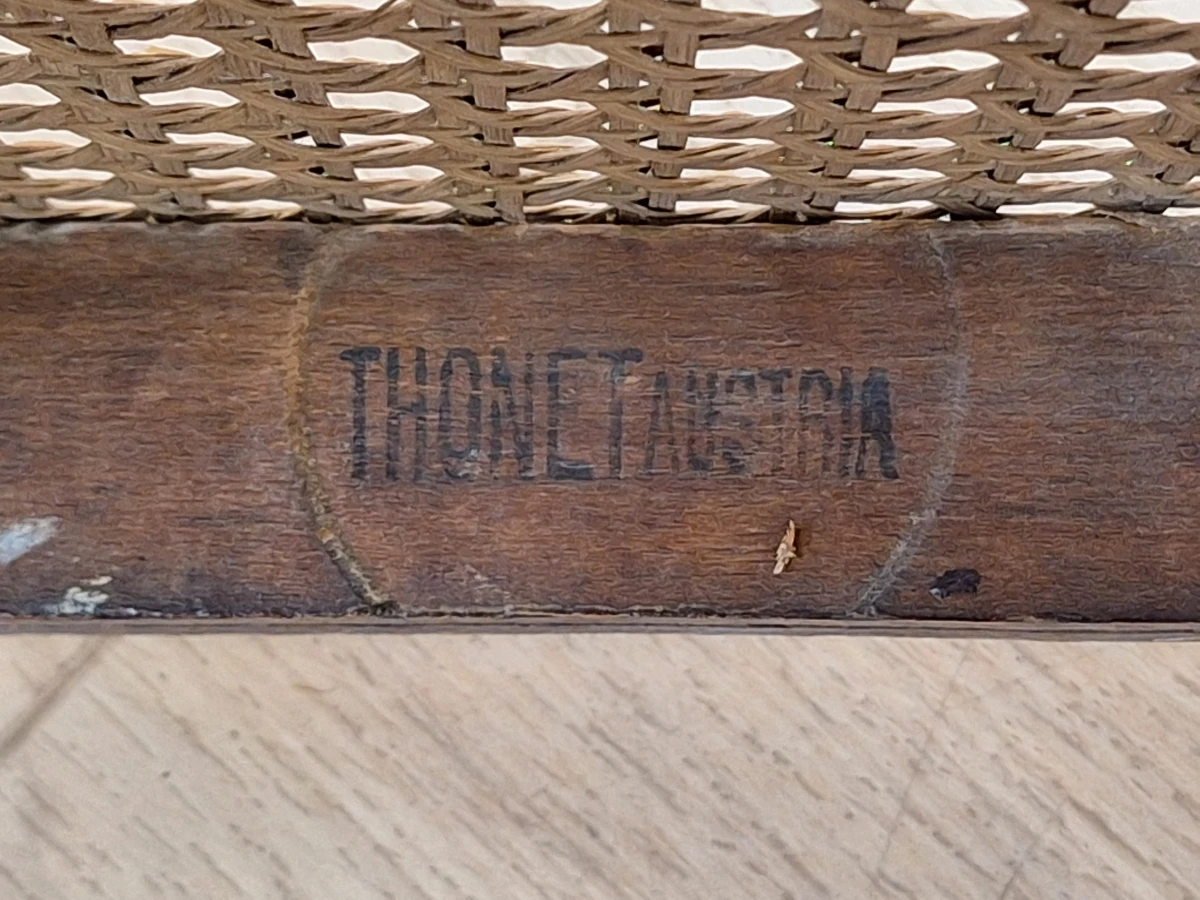 Set van twee antieke Thonet nr. 114 stoelen met rotan zitting - foto 4