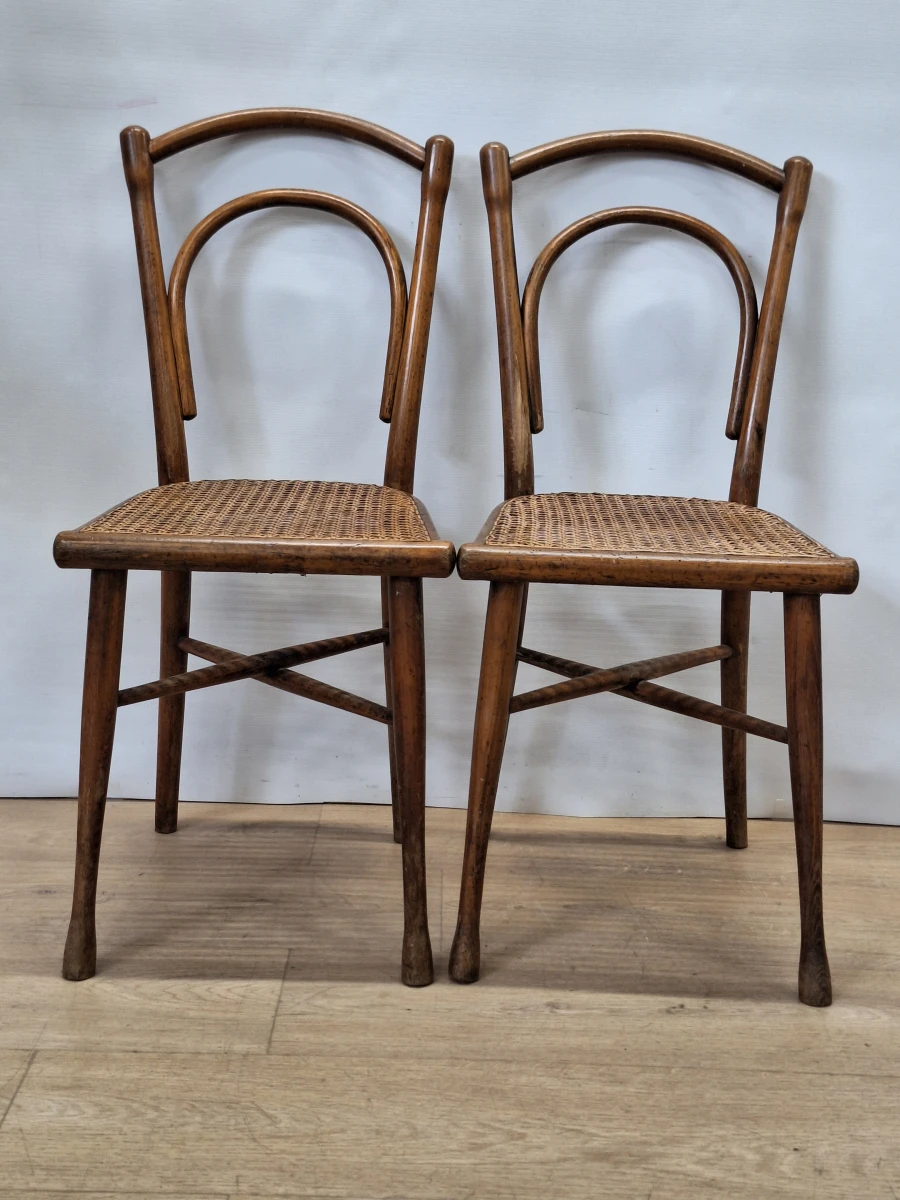 Set van twee antieke Thonet nr. 114 stoelen met rotan zitting - foto 8