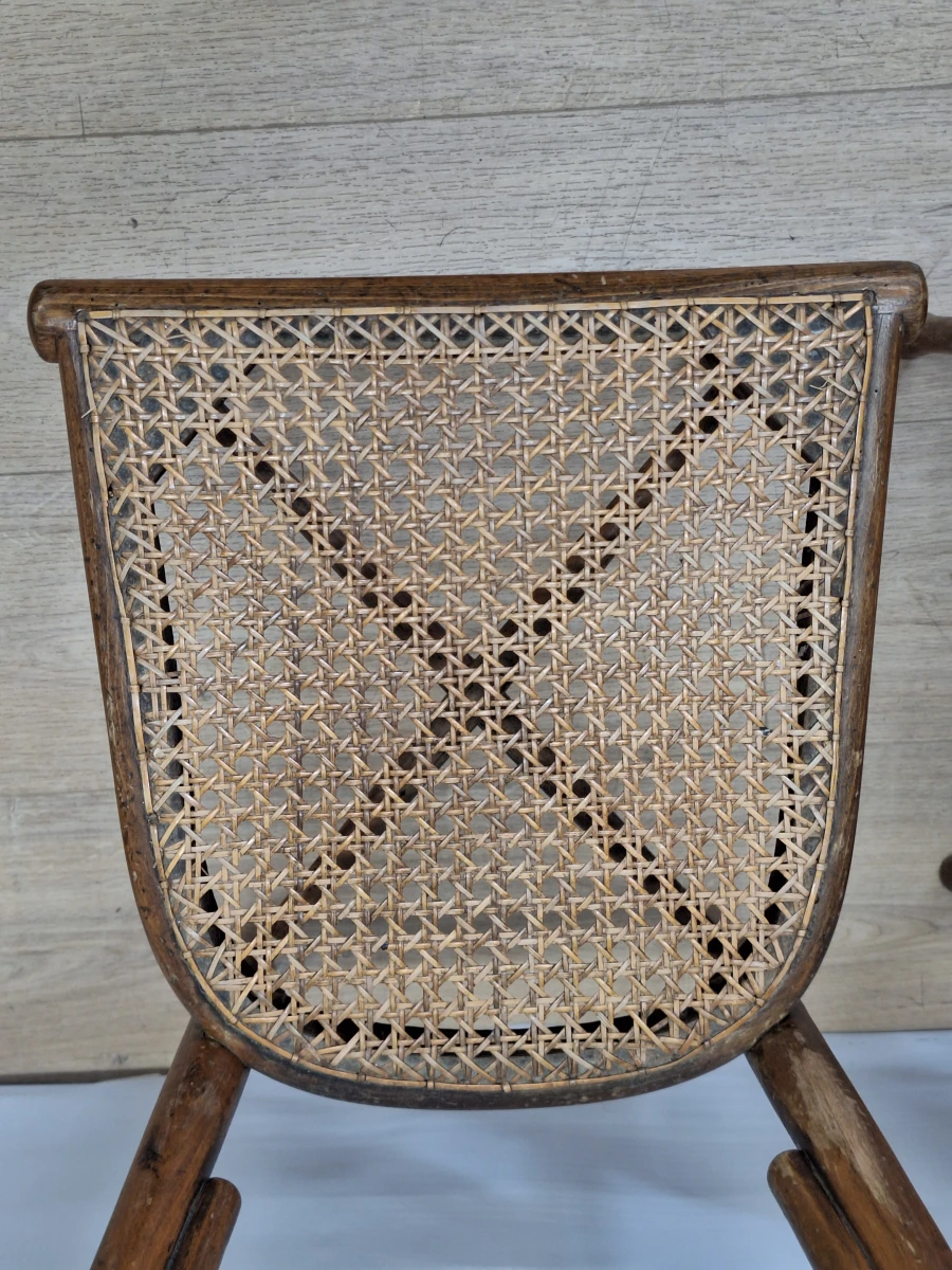 Set van twee antieke Thonet nr. 114 stoelen met rotan zitting - foto 11
