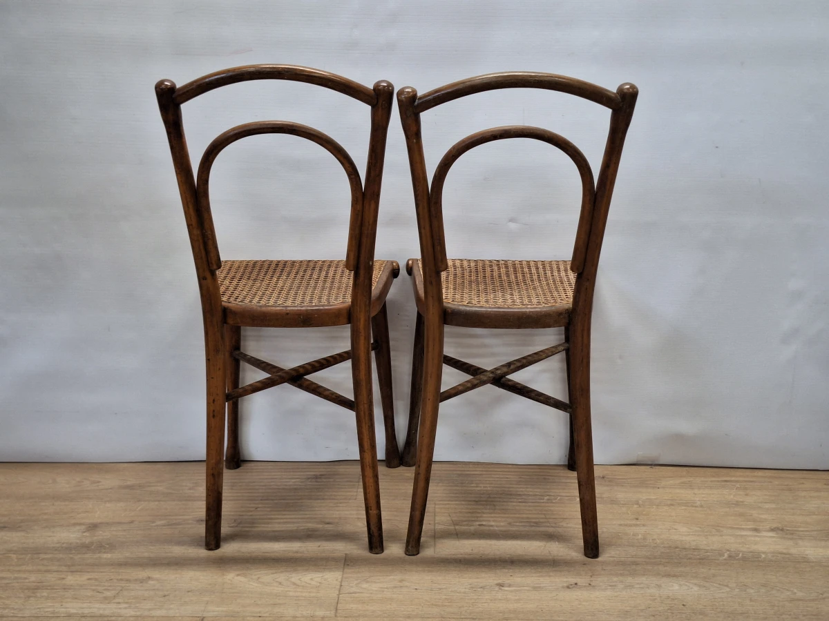 Set van twee antieke Thonet nr. 114 stoelen met rotan zitting - foto 14