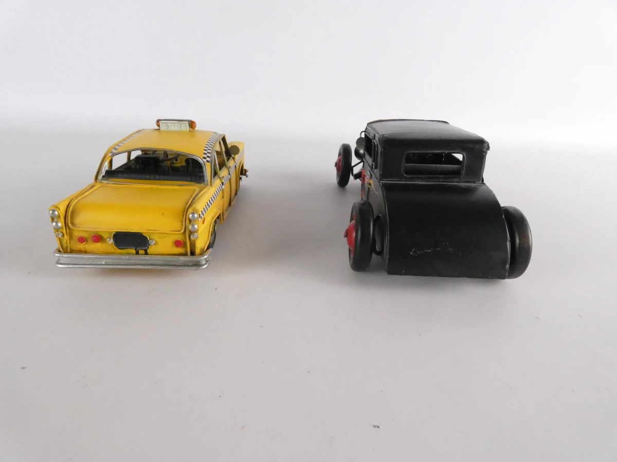 Set van 2 metalen modelauto's vintage stijl