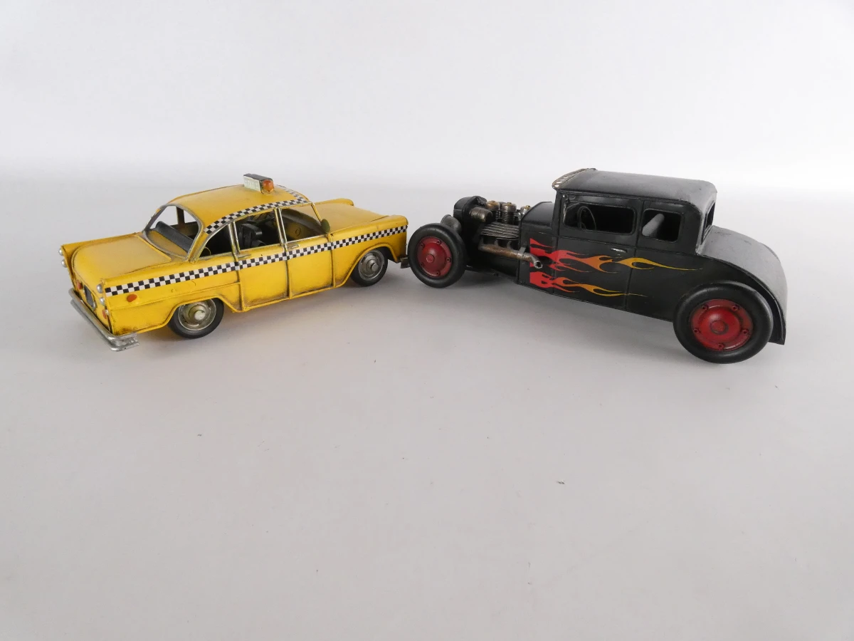 Set van 2 metalen modelauto's vintage stijl